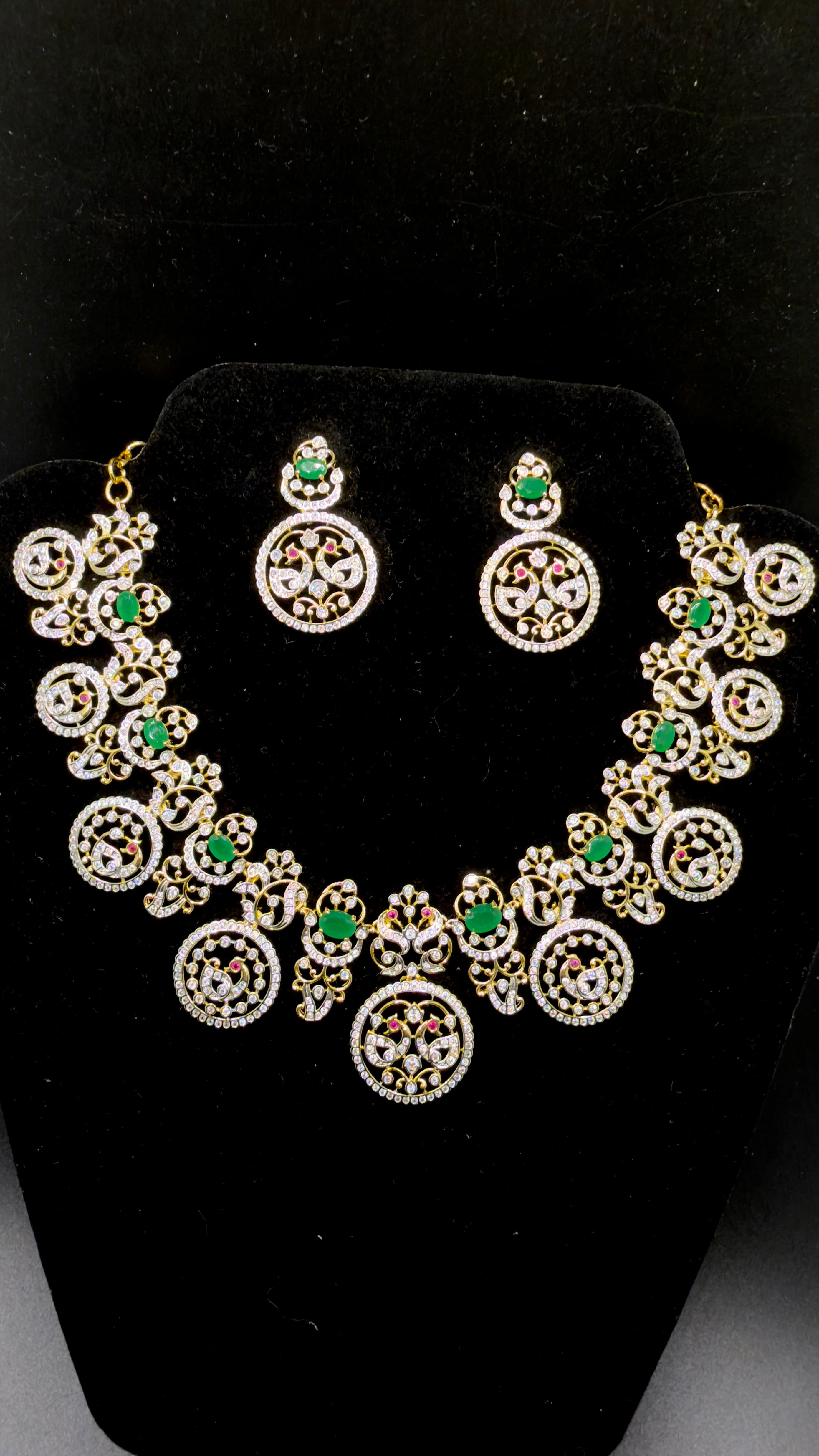AD/CZ White and Green Stones Bottumala
